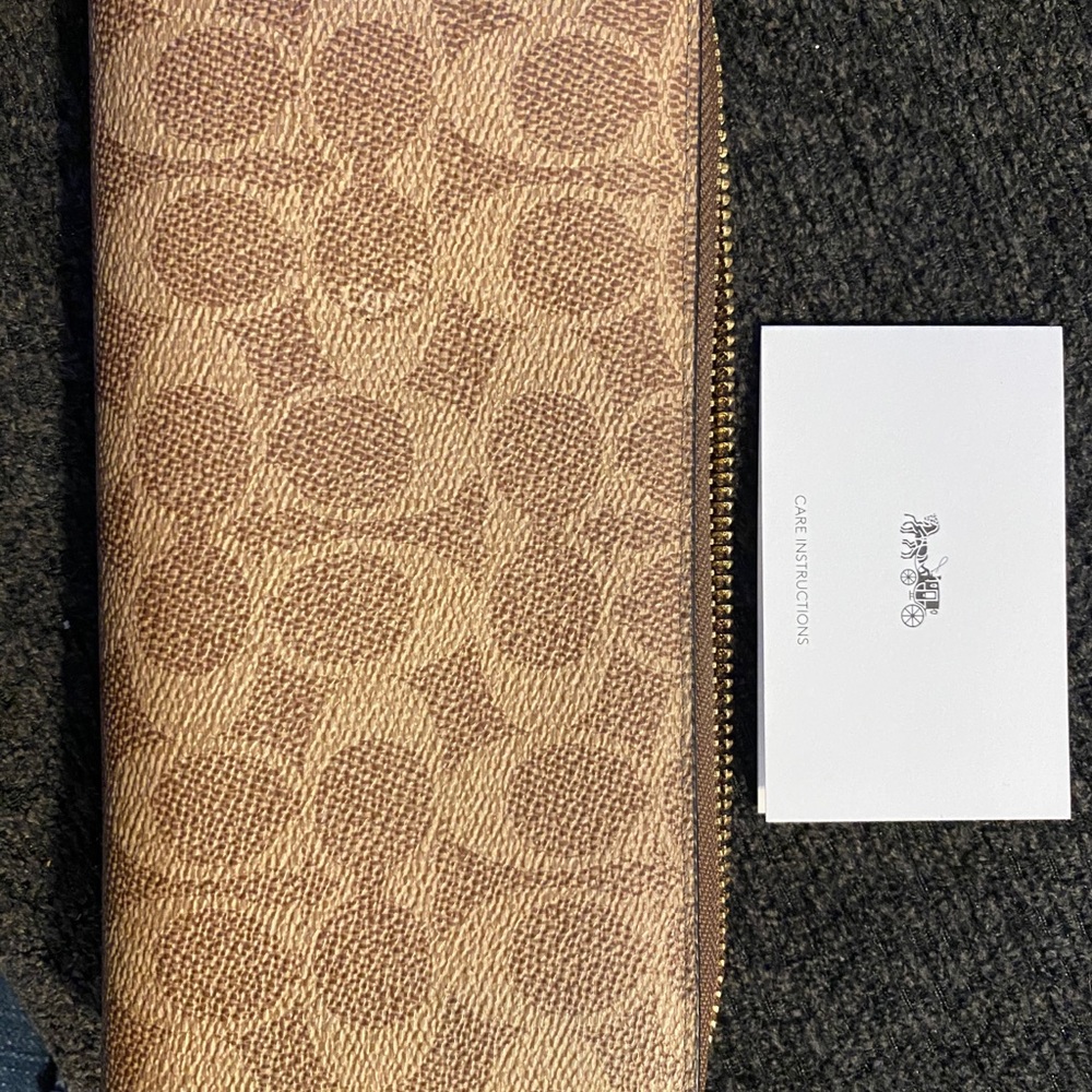 Coach Wallets - Picture 2 of 8